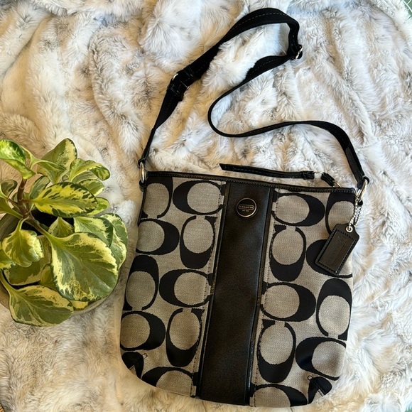 COACH #F21905 Signature Stripe Duffle Signature Canvas Black/Grey - Picture 8 of 8